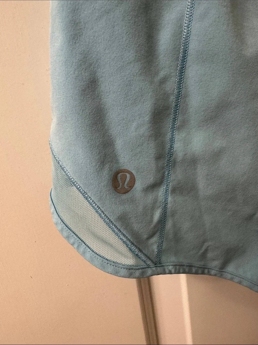 Lululemon Hotty Hot High-Rise Lined 4” Short in Blue Chill in Size 6